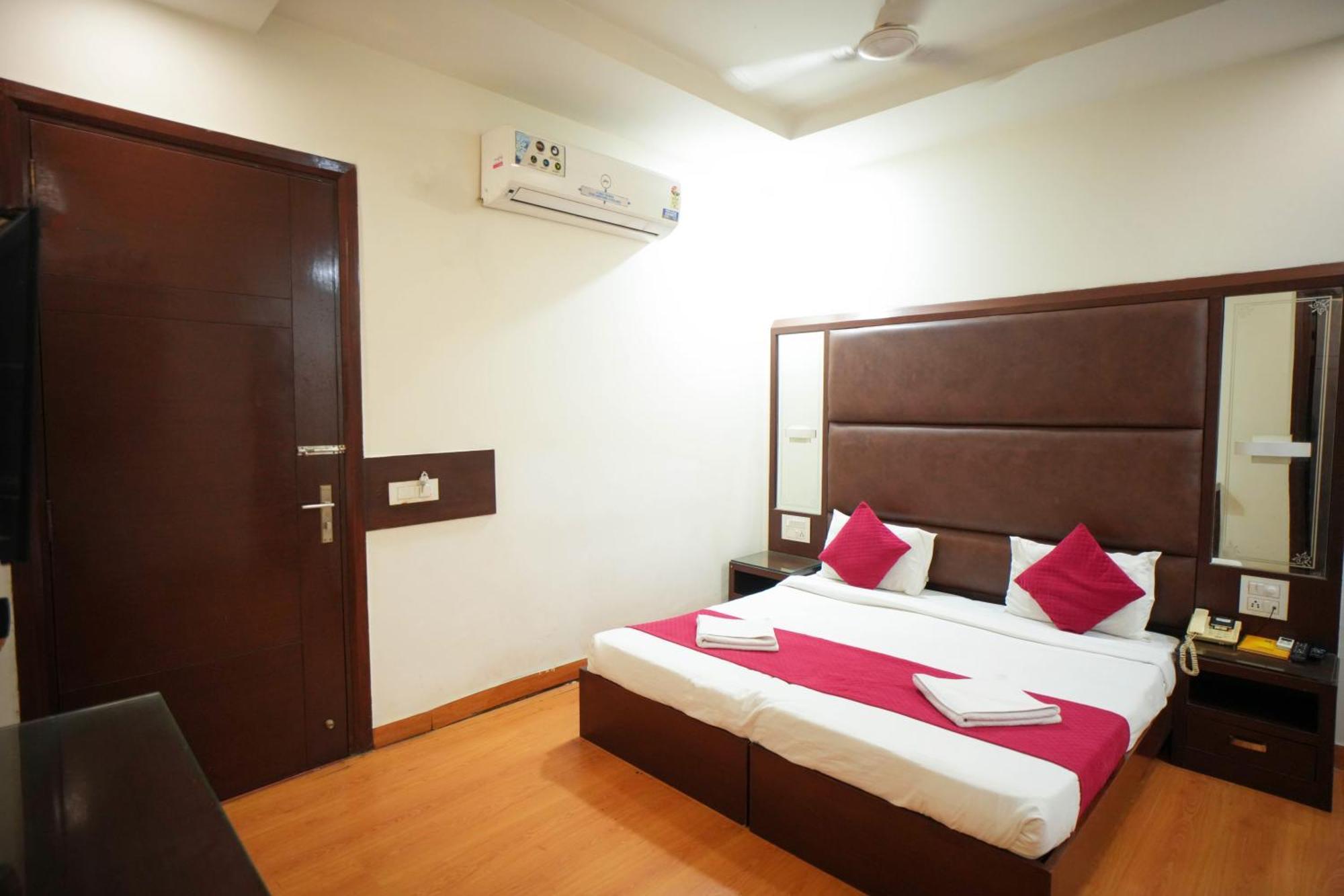 Haris Mg Road Gurugram Hotel Gurgaon
