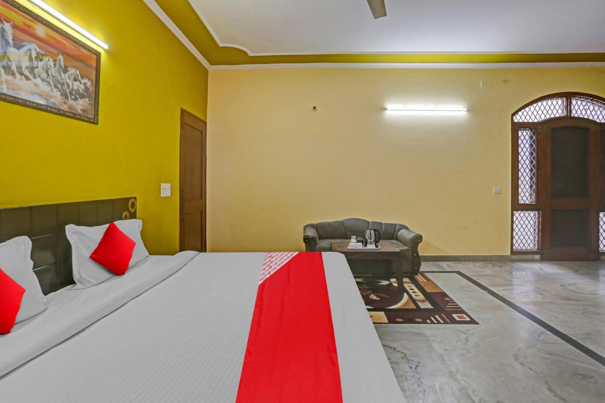 Hotel O Royal Retreat