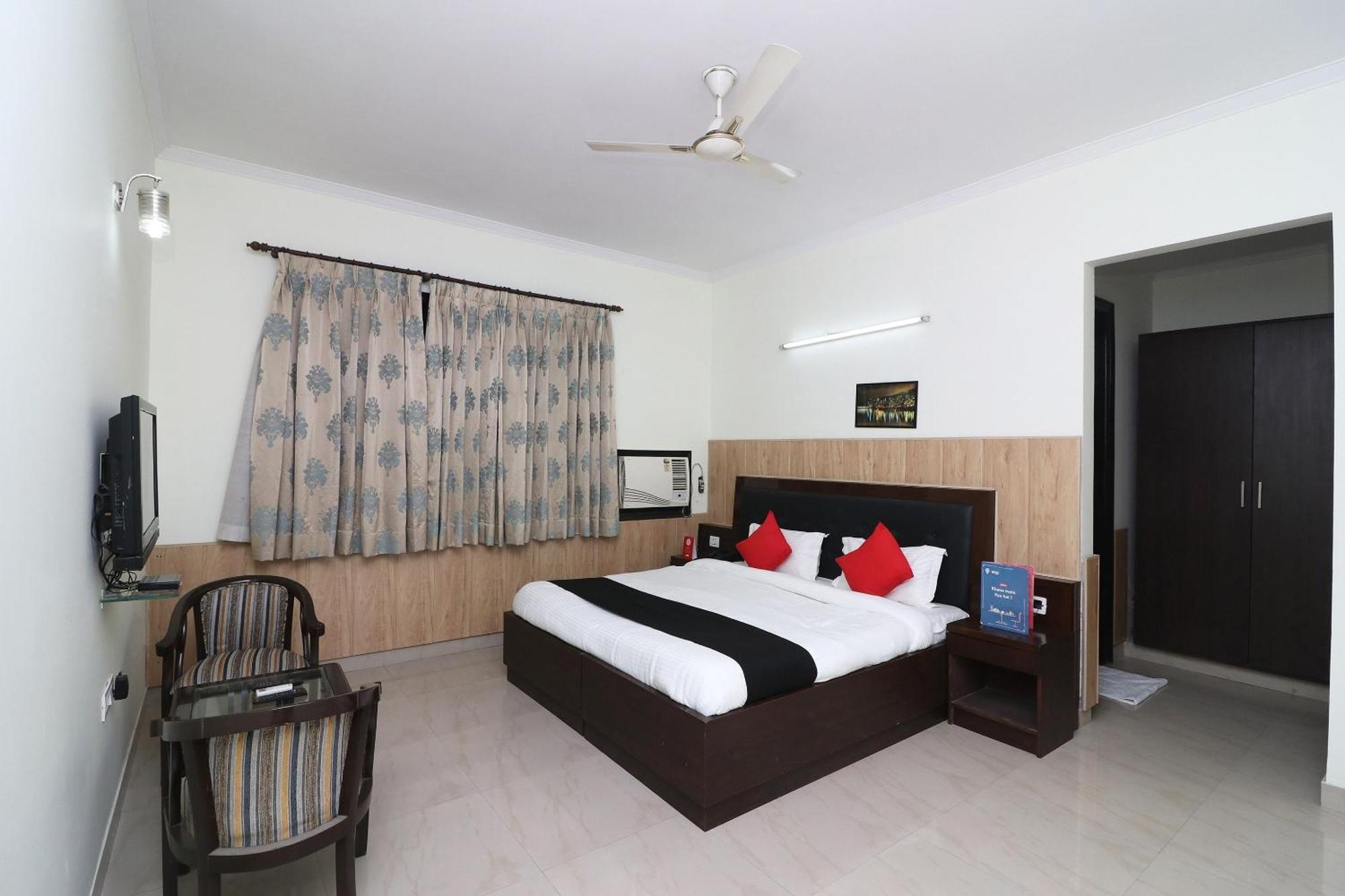 Collection O Maharaja Hotel