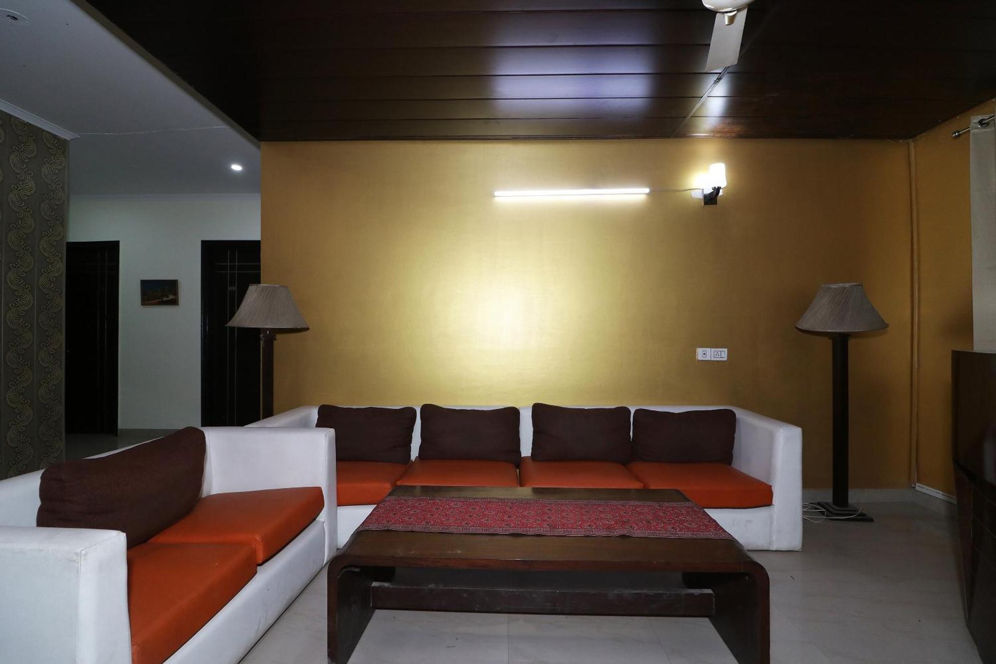 Collection O Maharaja Hotel Gurgaon