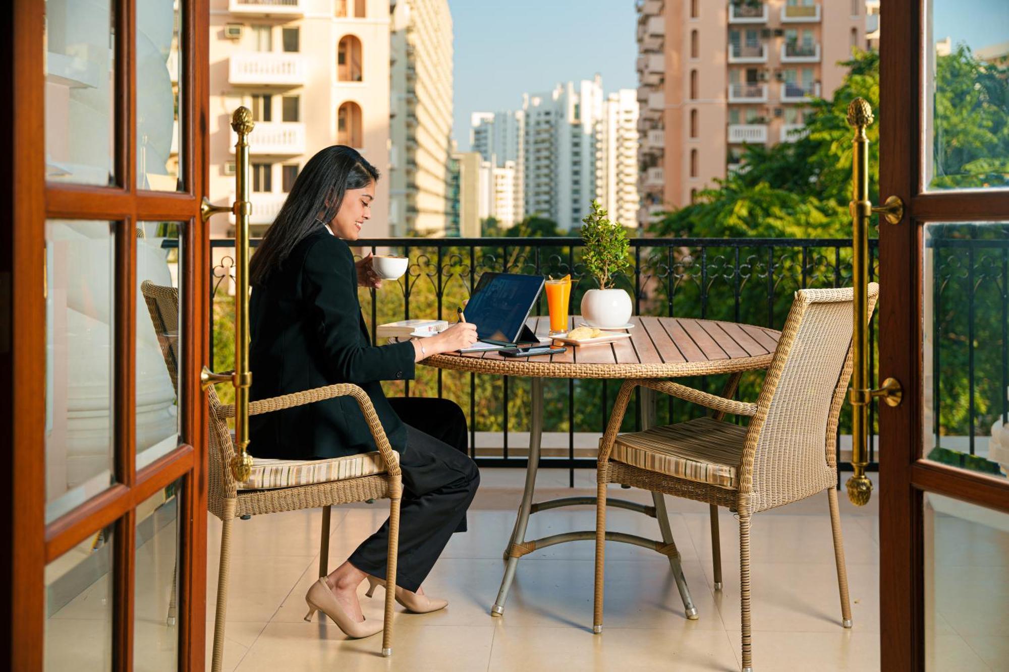 Dlf Club 5 Gurgaon