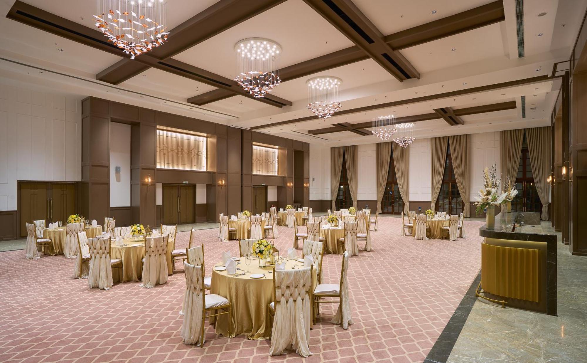 Hotel Dlf Club 5 Gurgaon