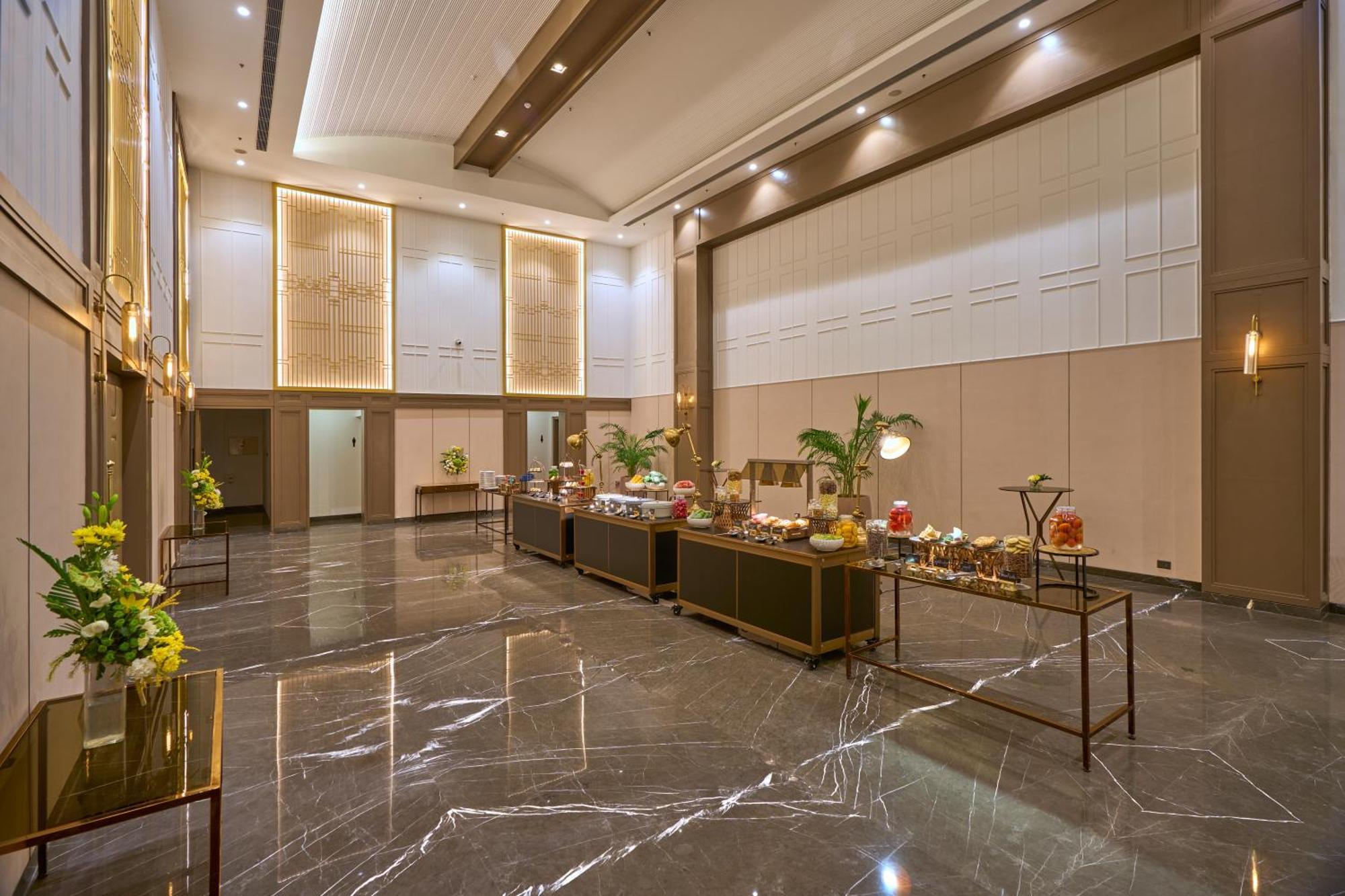 Dlf Club 5 4*