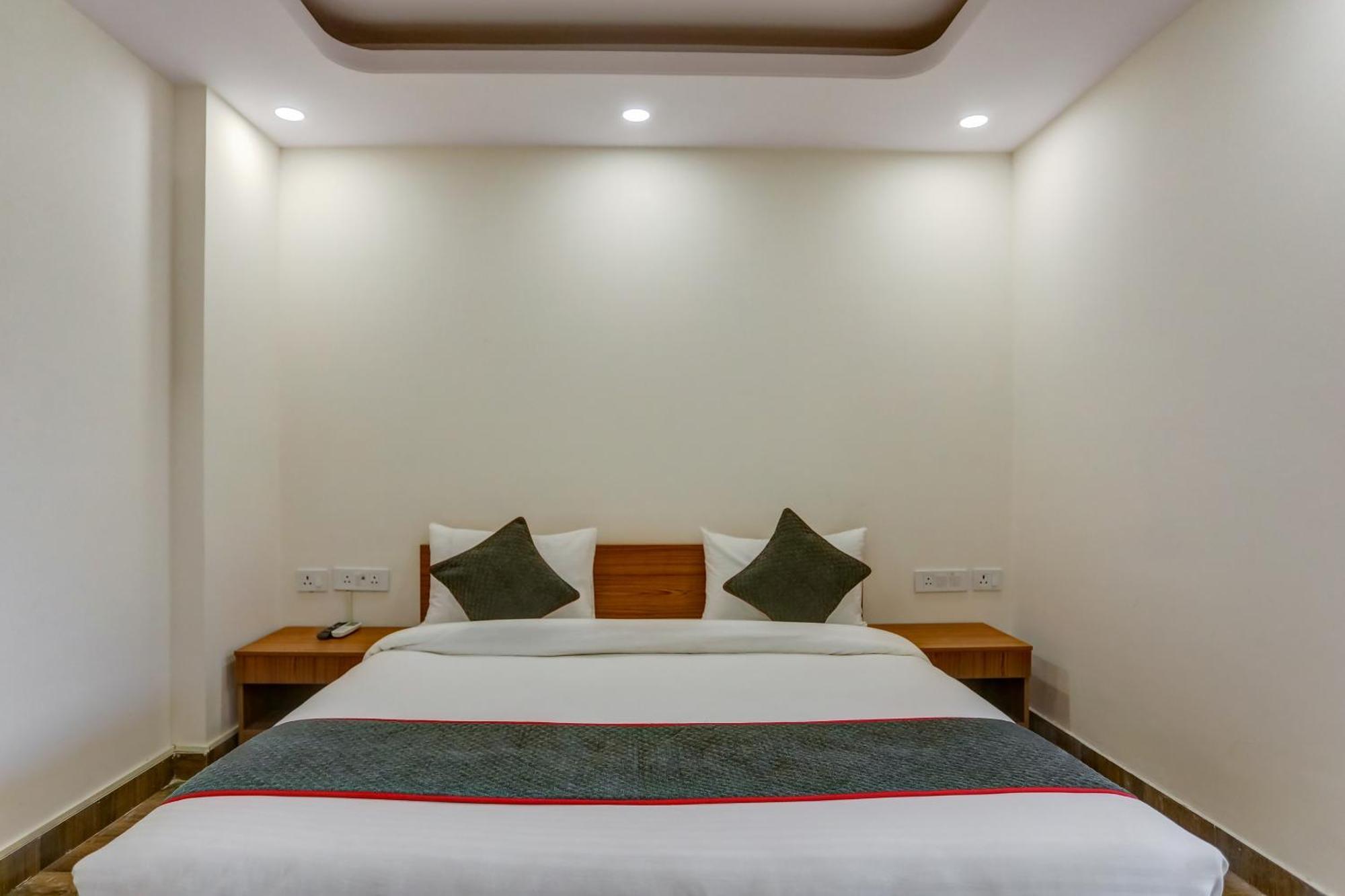 Collection O The Doors Near Appu Ghar Hotel 4*
