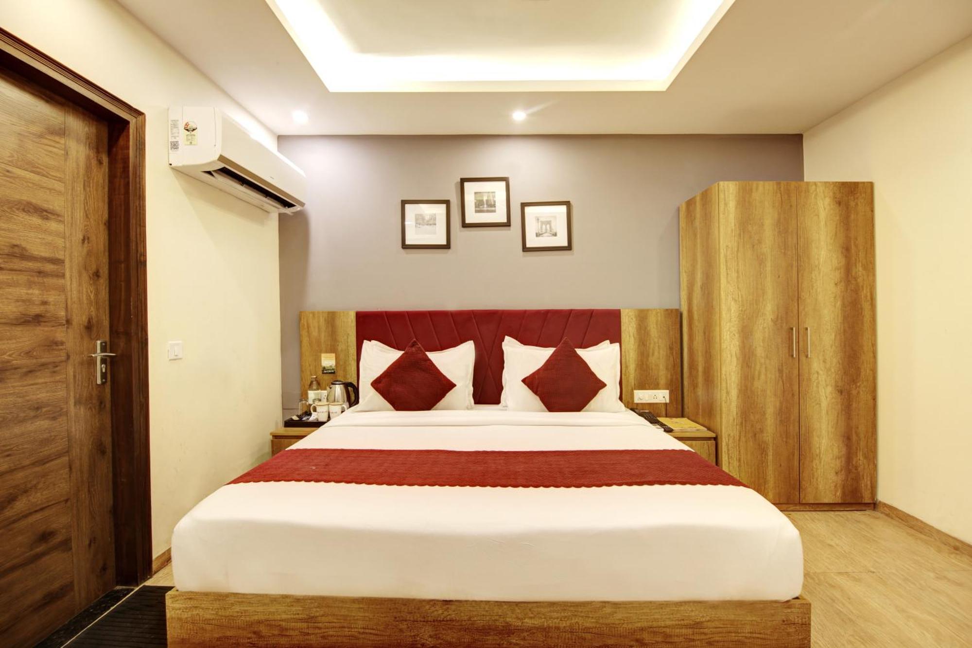 Saltstayz Select - Huda Center Hotel 3*