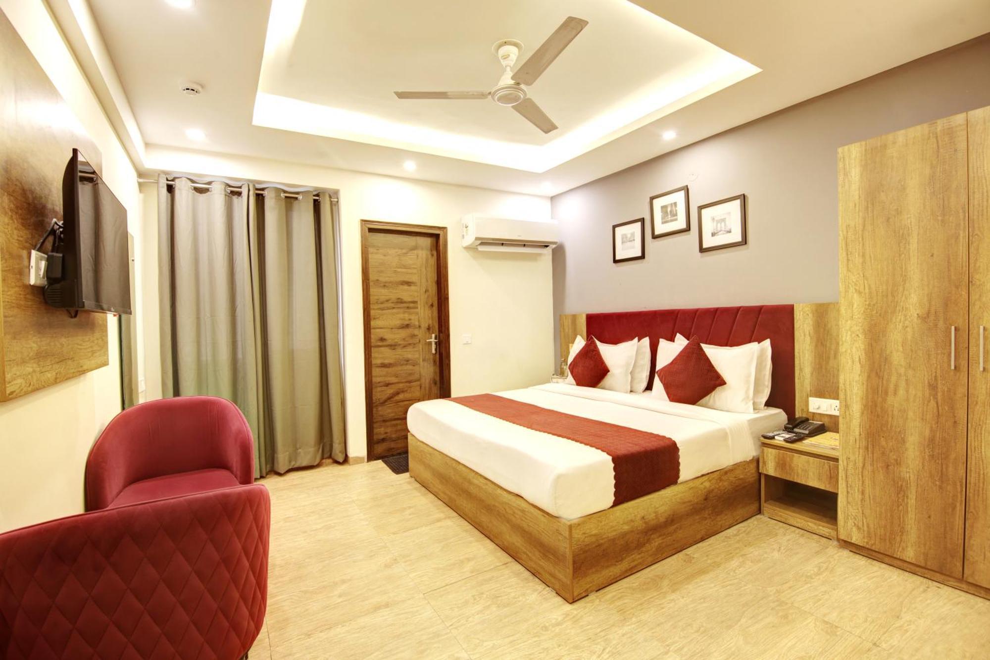 Hotel Saltstayz Select - Huda Center 3*