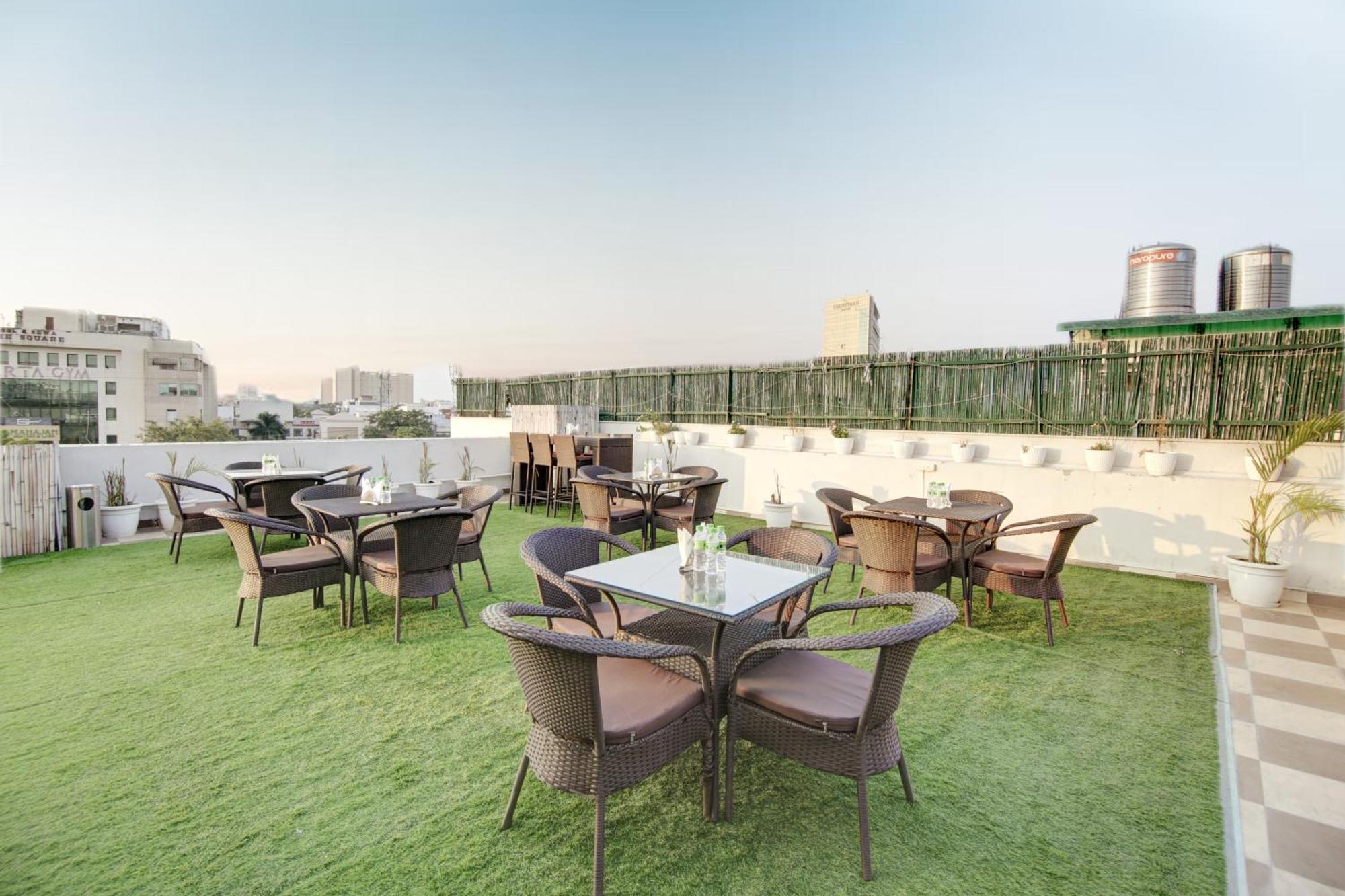 Saltstayz Select - Huda Center Hotel