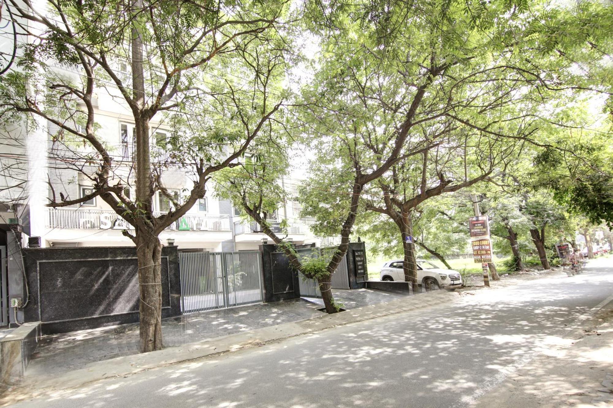 Hotel Saltstayz Select - Huda Center 3*