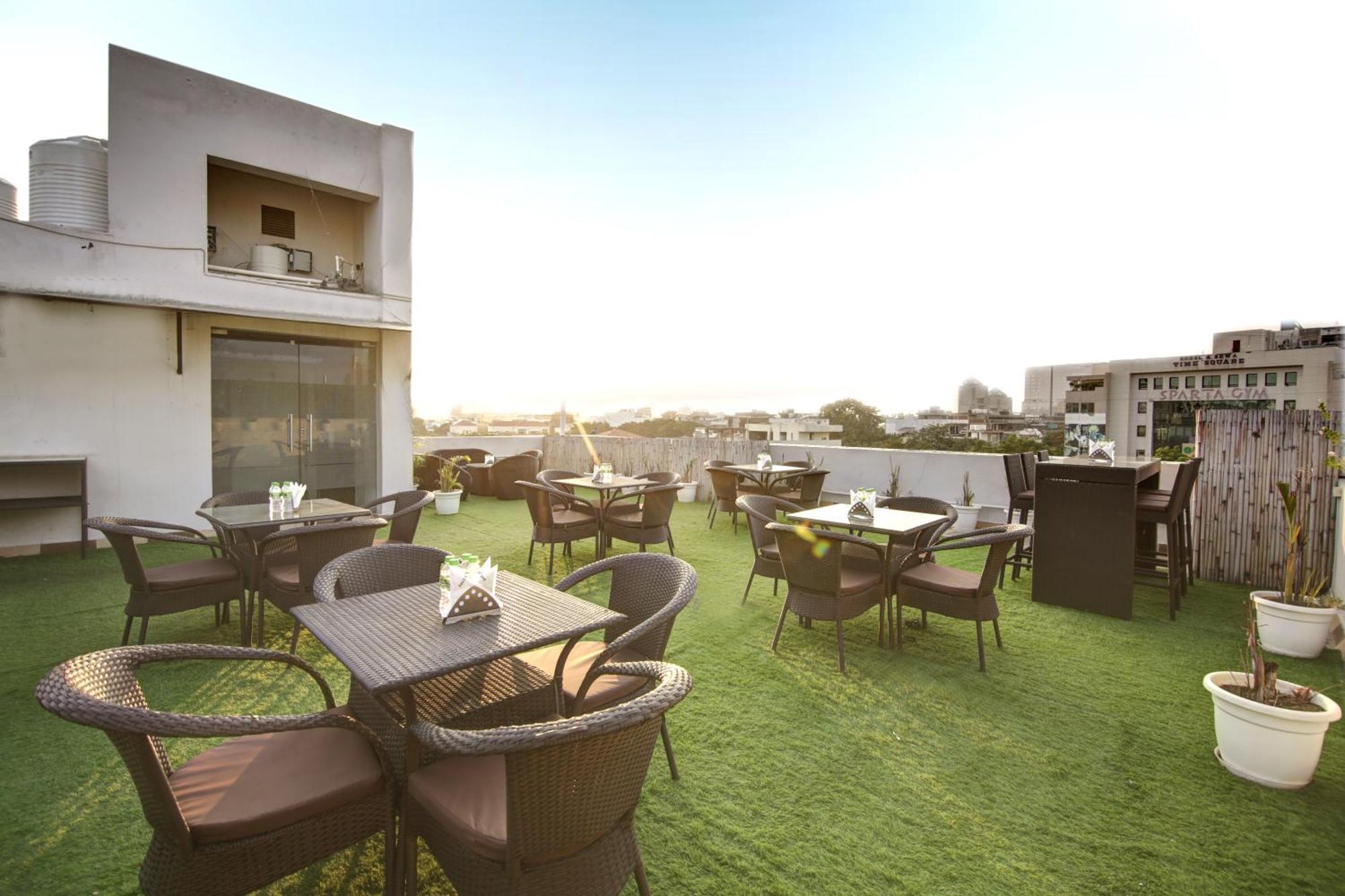 Saltstayz Select - Huda Center Gurgaon