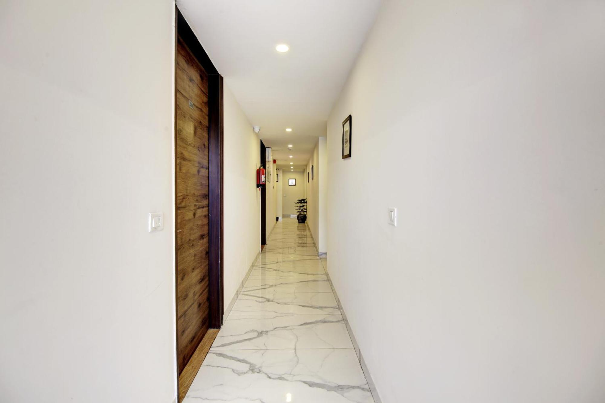 Saltstayz Select - Huda Center Gurgaon