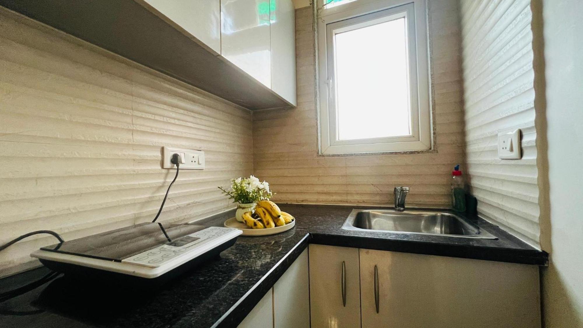 Bluo Studio1 Golf Course Road, Gym, Balcony Garden * Gurgaon