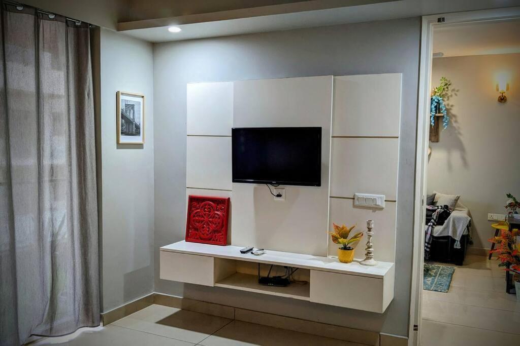 Apartment Harmony - 1bhk, Big Balcony & Free Parking Gurgaon