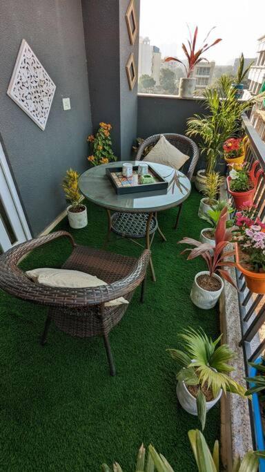 Rumana - 1bhk, 2 Balconies, Free Parking & Wi-fi Apartment Gurgaon