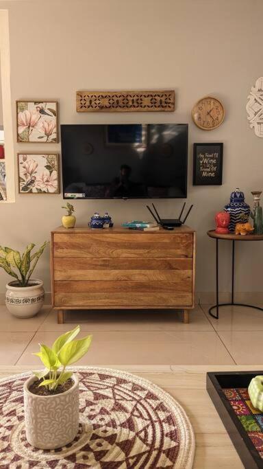 Apartment Rumana - 1bhk, 2 Balconies, Free Parking & Wi-fi Gurgaon