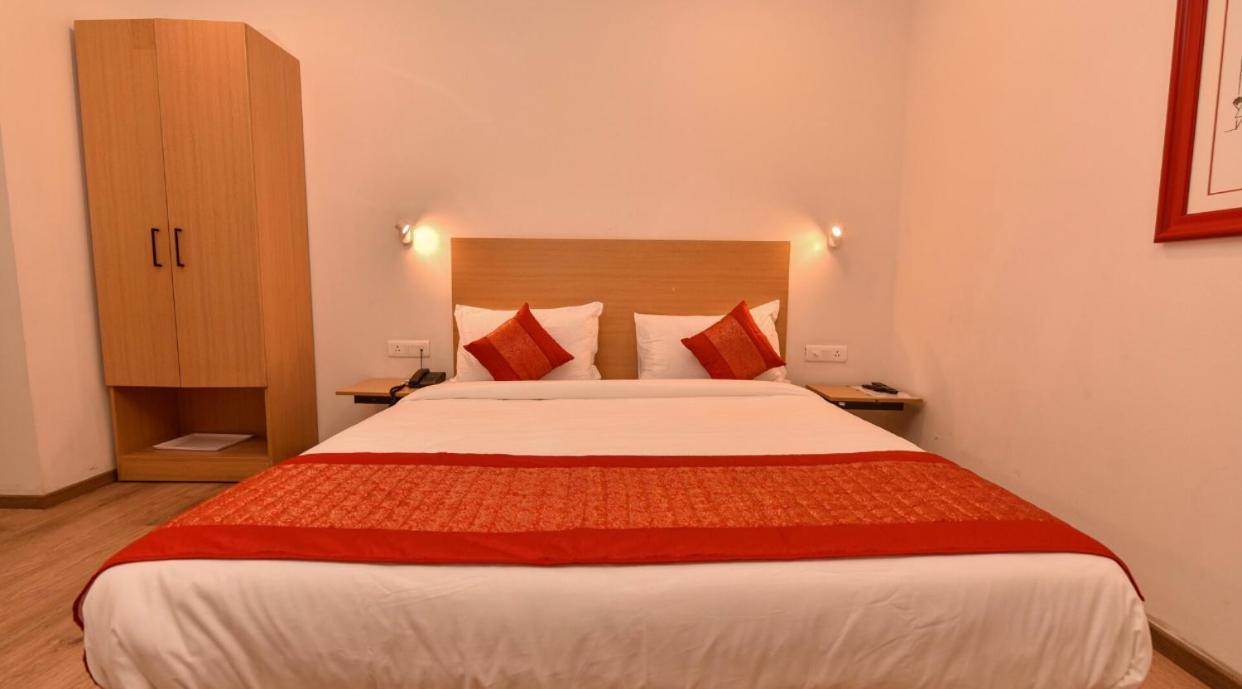 Azure And Near Medanta Hospital Medicity Sector 47,sohna Road 3* Gurgaon