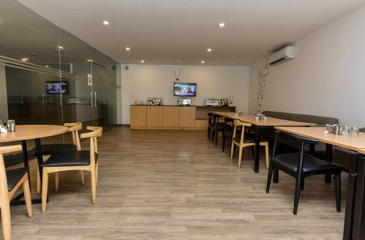 Hotel Azure And Near Medanta Hospital Medicity Sector 47,sohna Road 3*