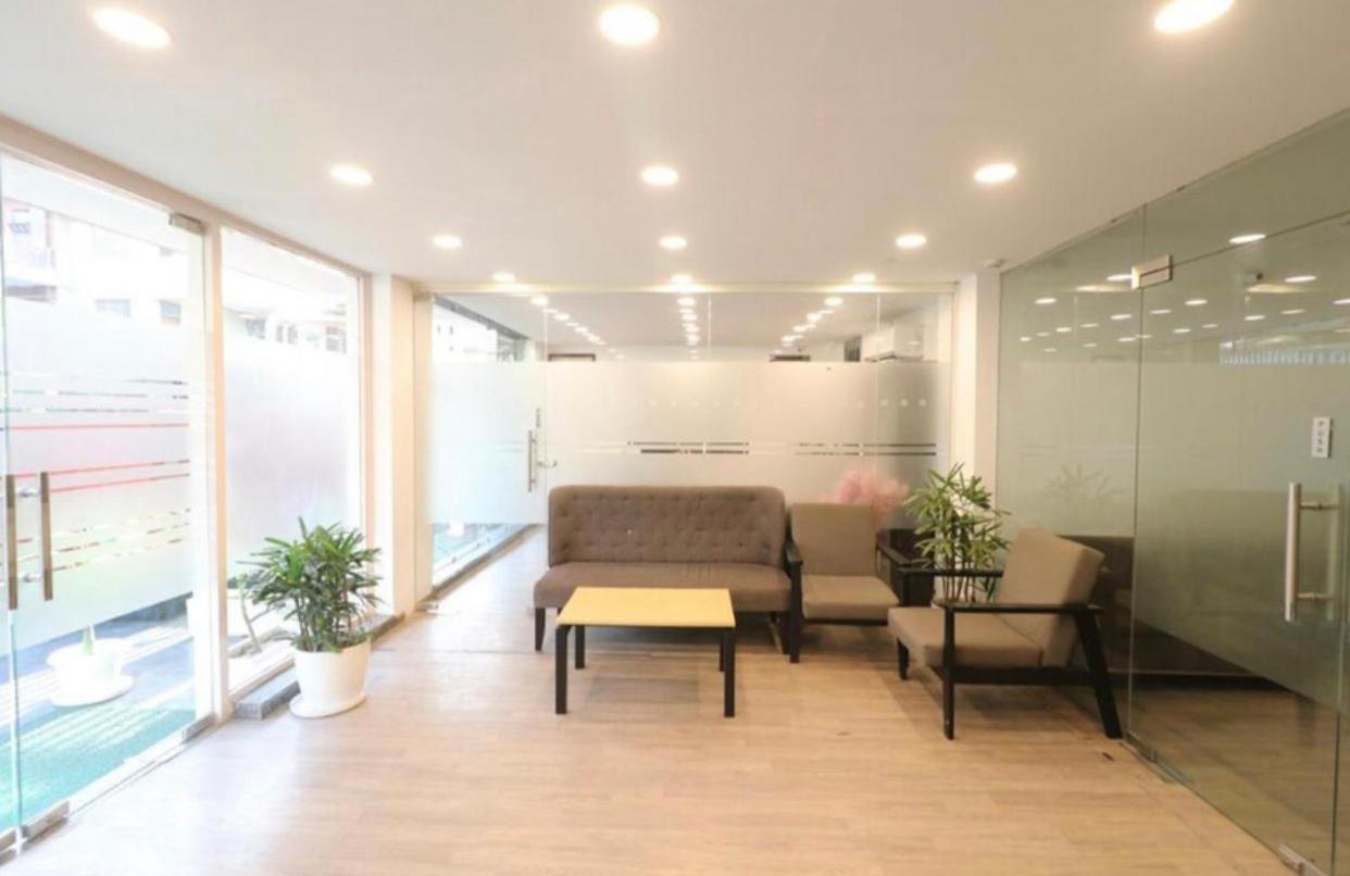 Azure And Near Medanta Hospital Medicity Sector 47,sohna Road 3*