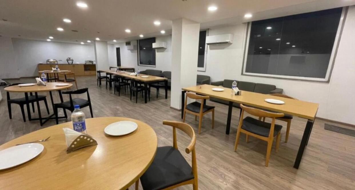 Azure And Near Medanta Hospital Medicity Sector 47,sohna Road 3* Gurgaon