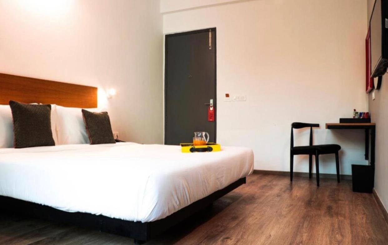 Azure And Near Medanta Hospital Medicity Sector 47,sohna Road Gurgaon