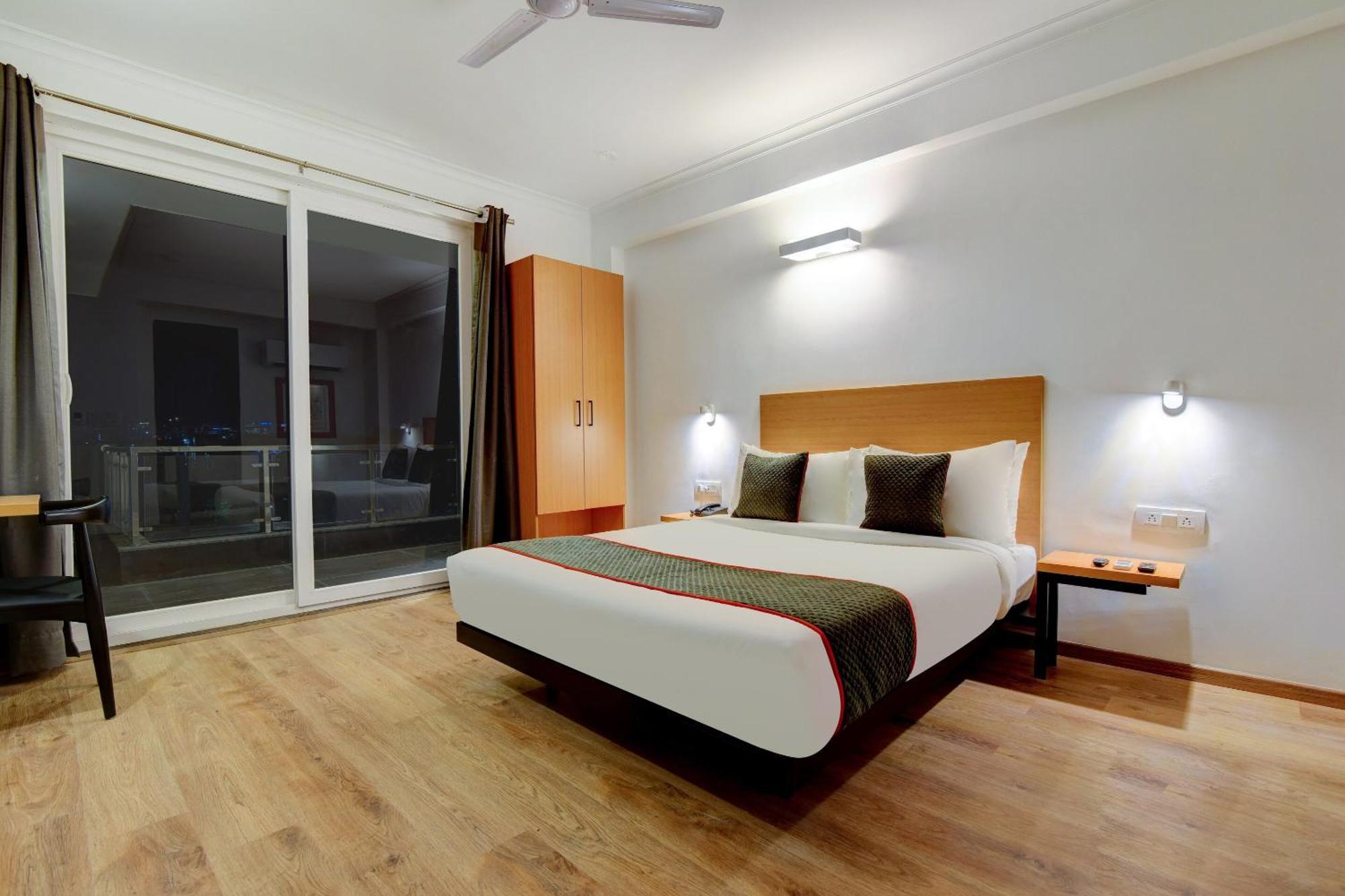 Townhouse Infinity Hotel
