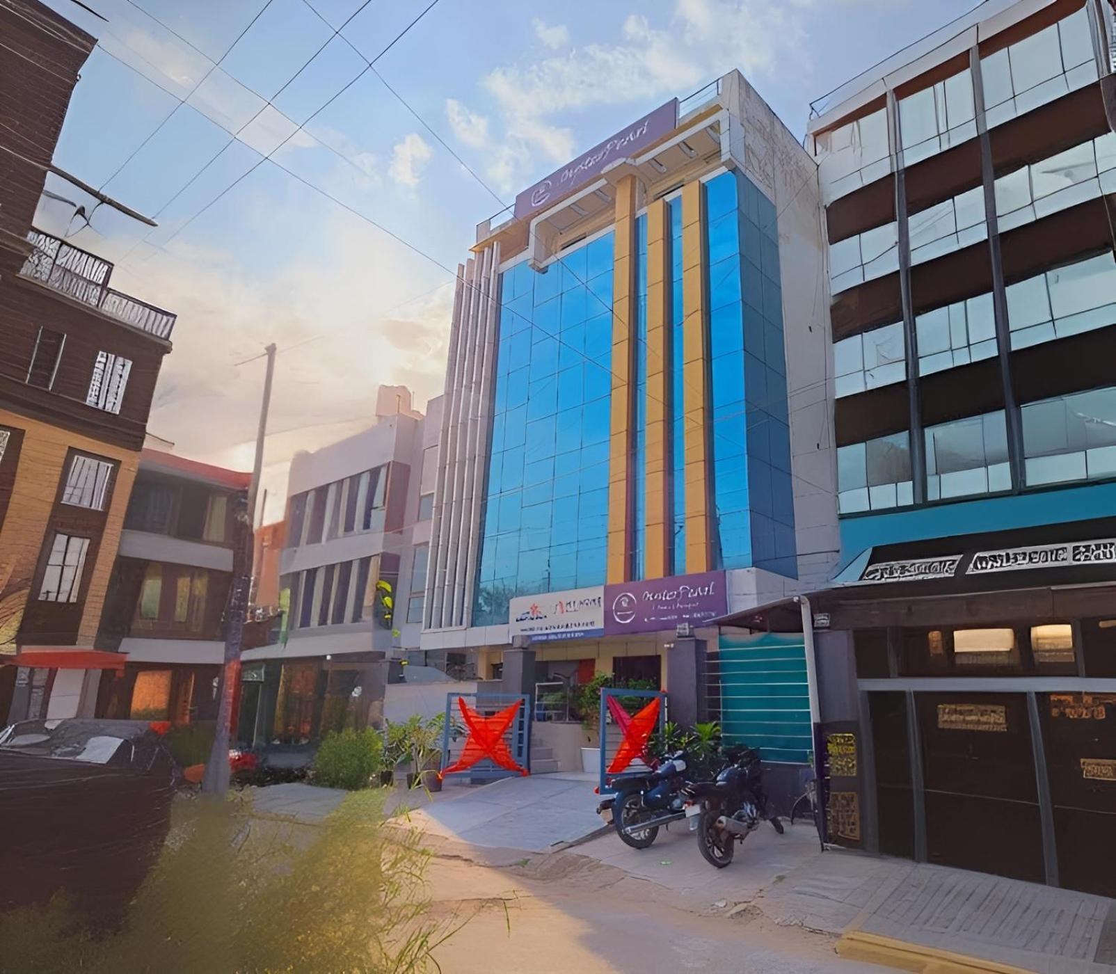 Oyster Pearl - Medicity Gurugram, Near Medanta Hospital 3* Gurgaon