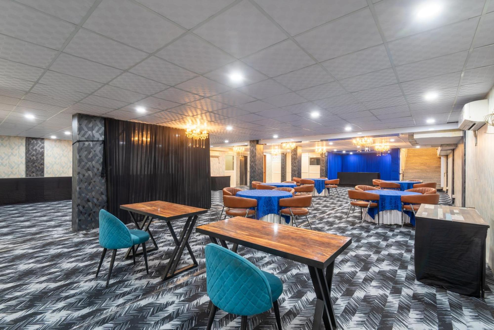 Hotel Oyster Pearl - Medicity Gurugram, Near Medanta Hospital