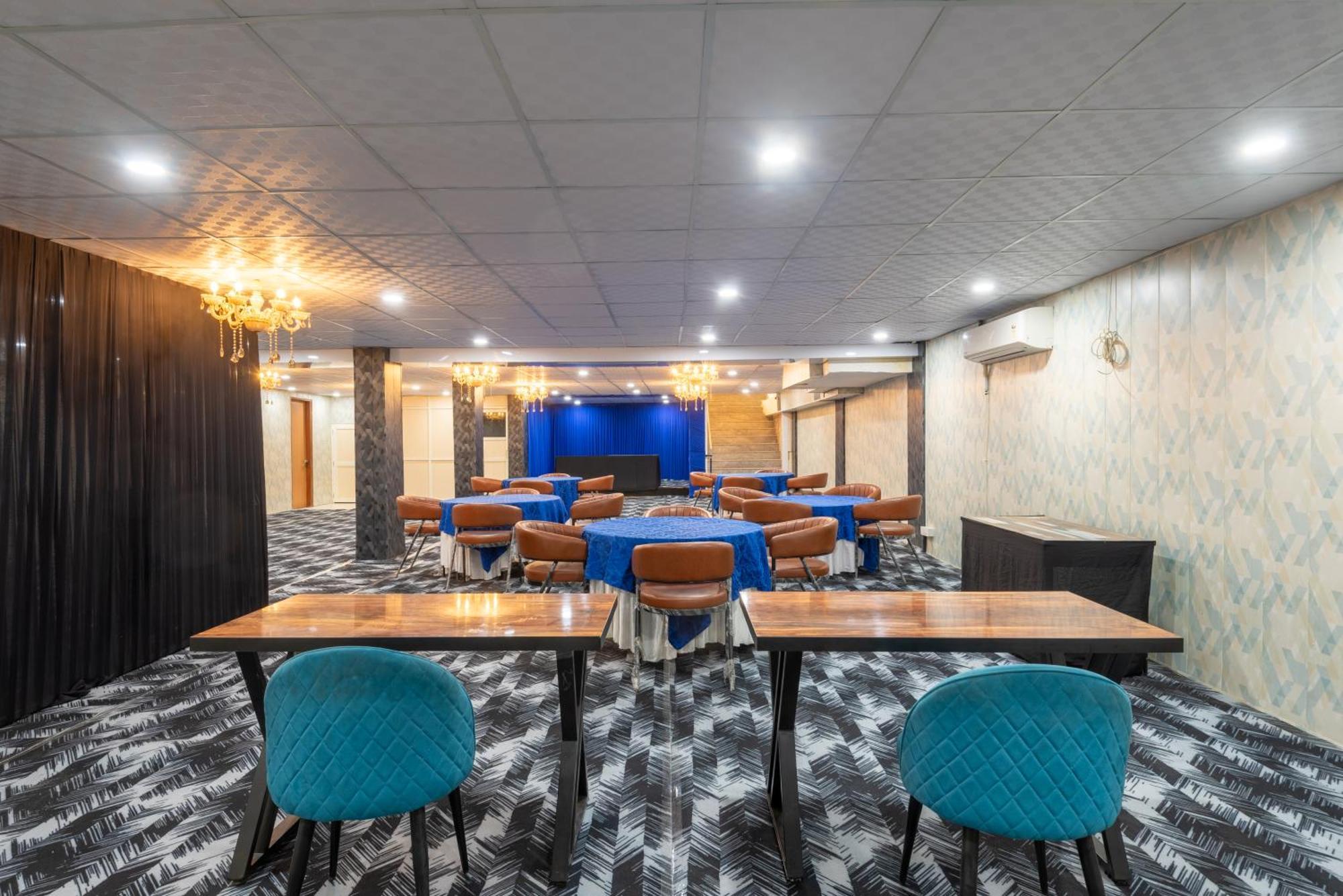Oyster Pearl - Medicity Gurugram, Near Medanta Hospital Hotel 3*