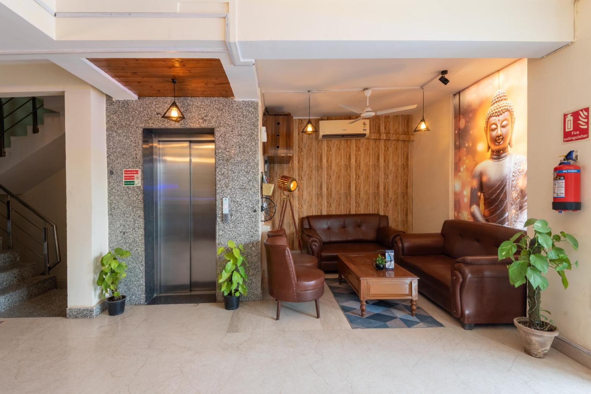 Oyster Pearl - Medicity Gurugram, Near Medanta Hospital Hotel