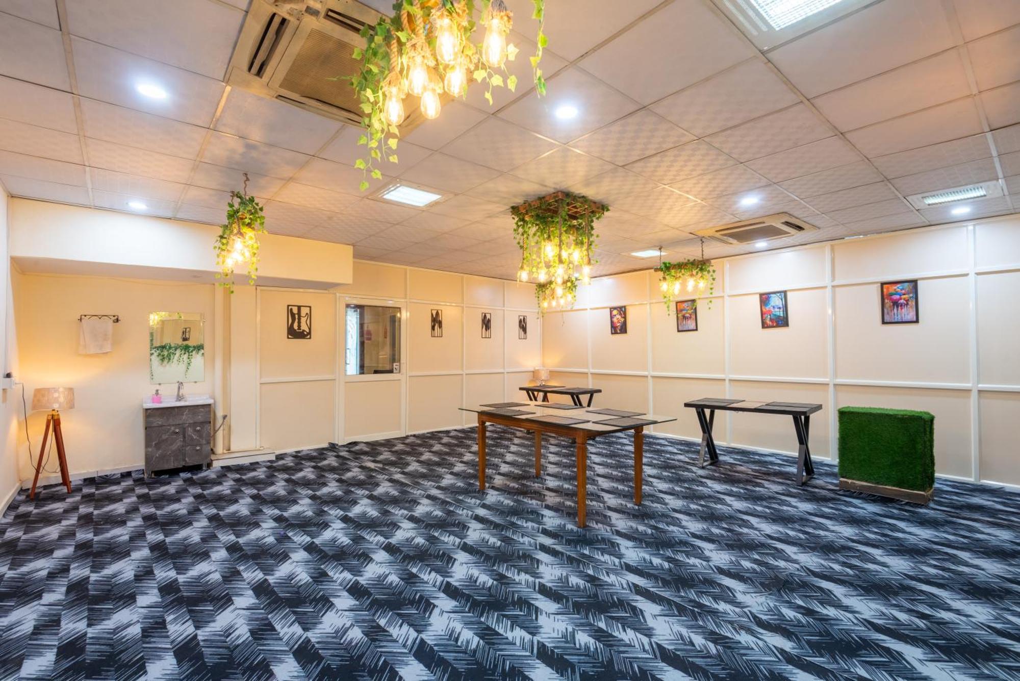 Oyster Pearl - Medicity Gurugram, Near Medanta Hospital Hotel