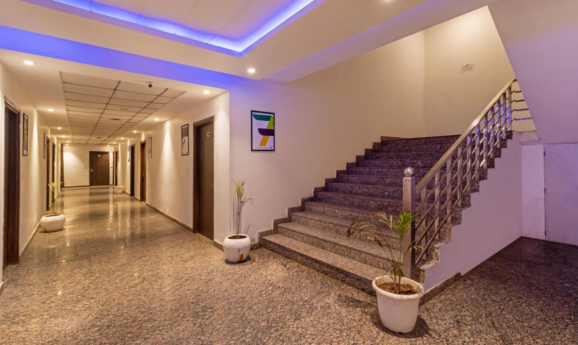 Hotel Treebo White Rock, Sohna Road Gurgaon