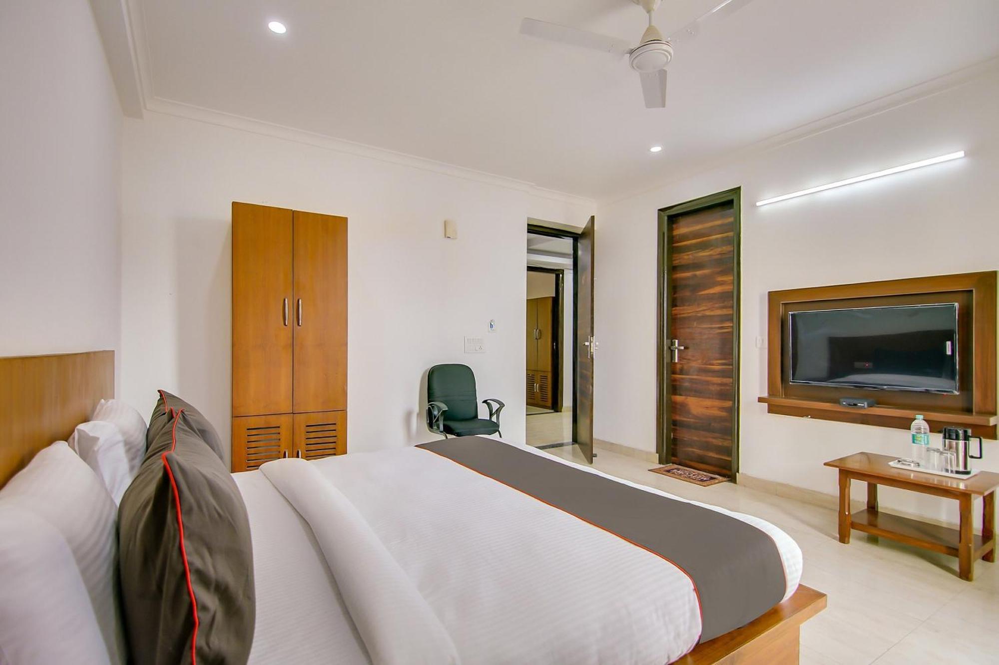 Hotel Collection O Near Appu Ghar