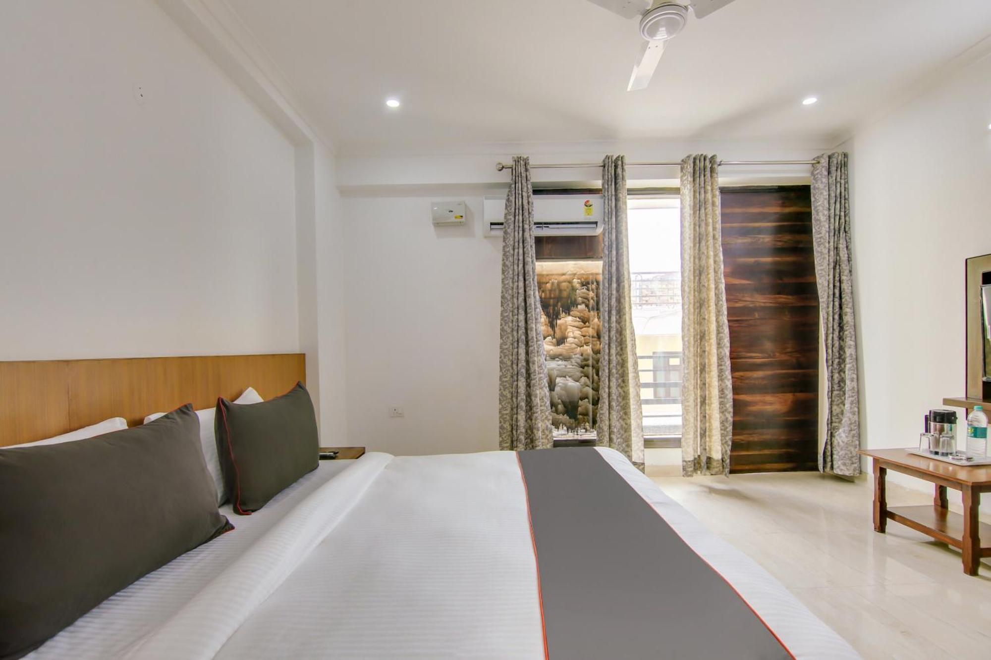 Collection O Near Appu Ghar Gurgaon