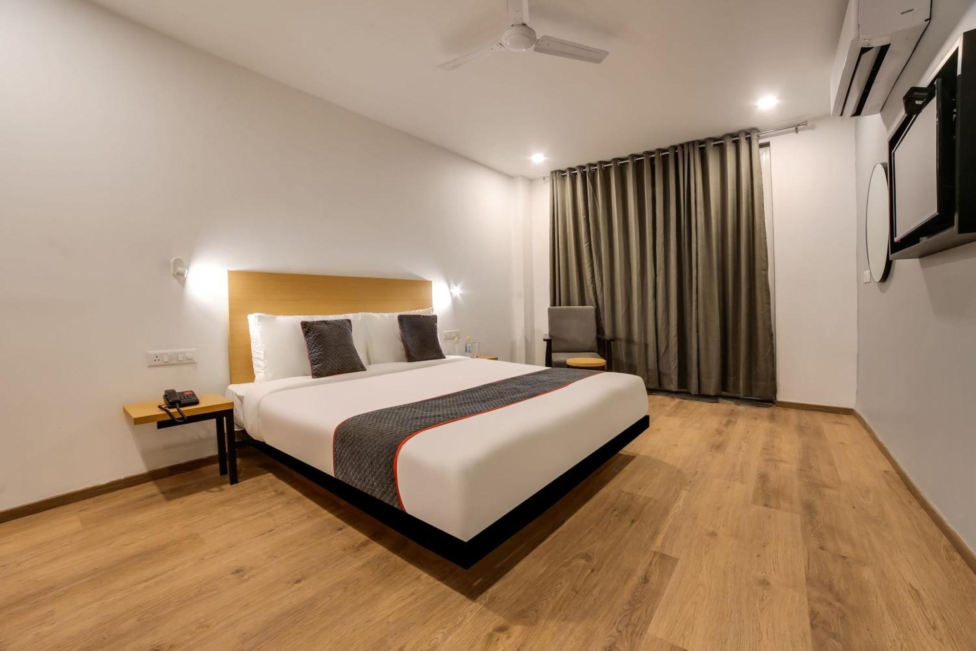 Super Townhouse 158 Near Netaji Subhash Marg Near Appu Ghar Hotel Gurgaon