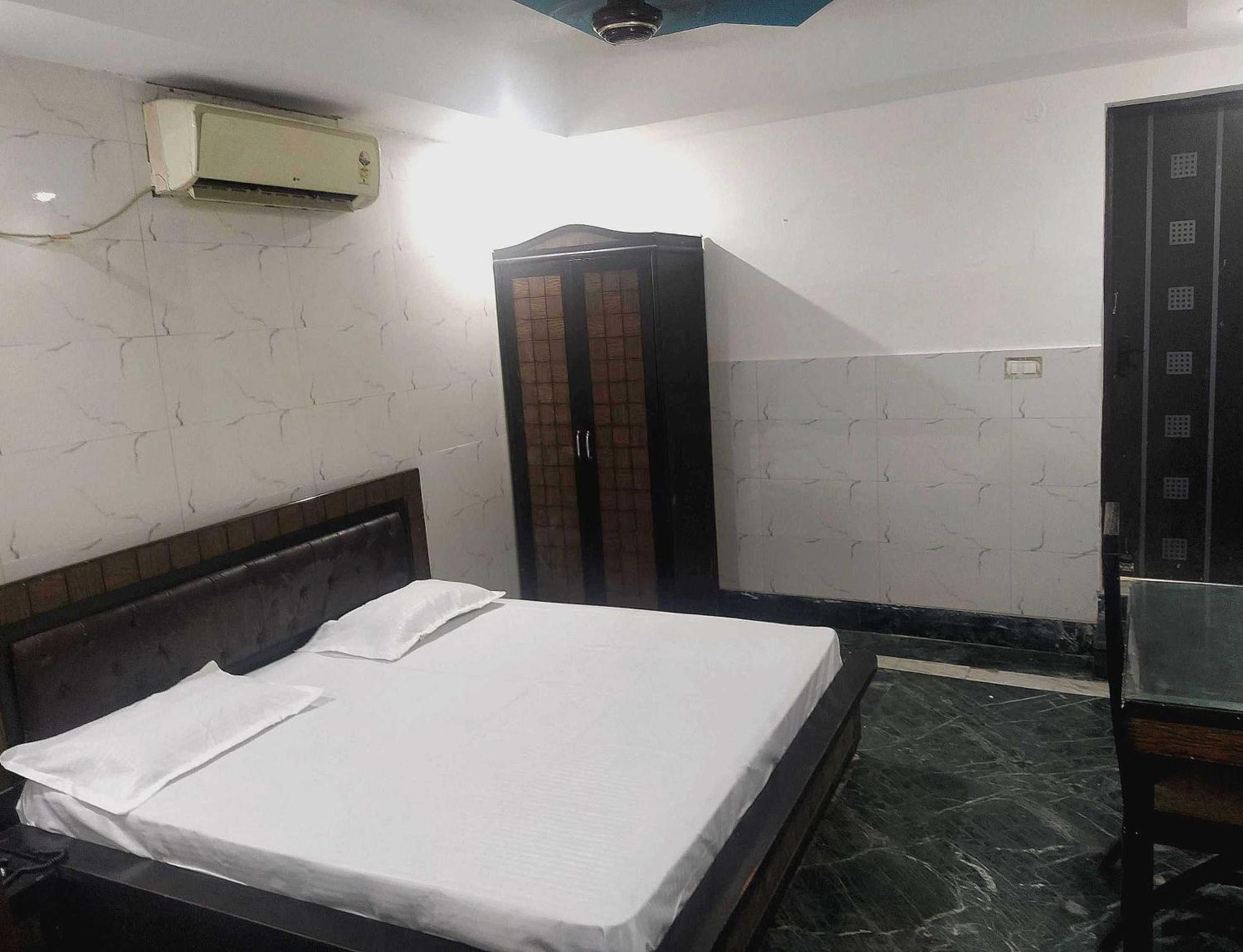Hotel O Delite Near Leisure Valley Park Gurgaon