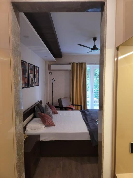 Apartment Entire Serviced In Dlf-phase 2 Gurgaon