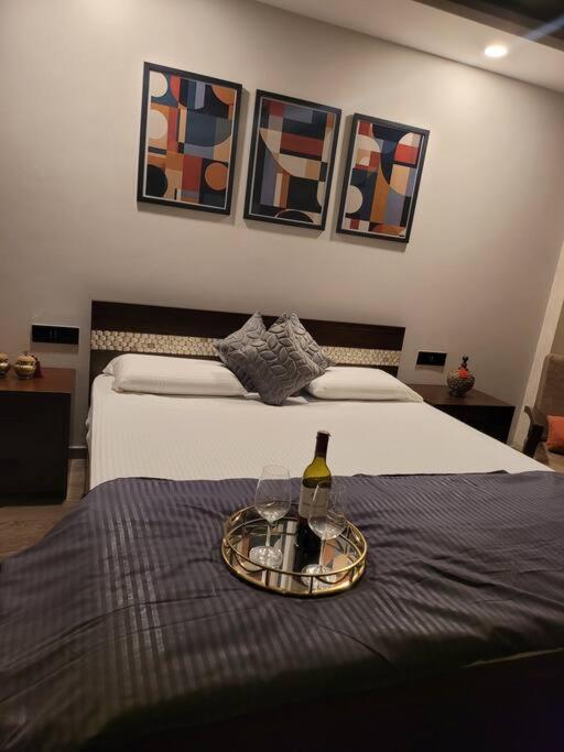 Entire Serviced In Dlf-phase 2 Apartment Gurgaon
