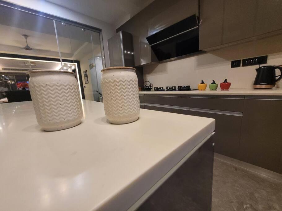 Entire Serviced In Dlf-phase 2 Apartment