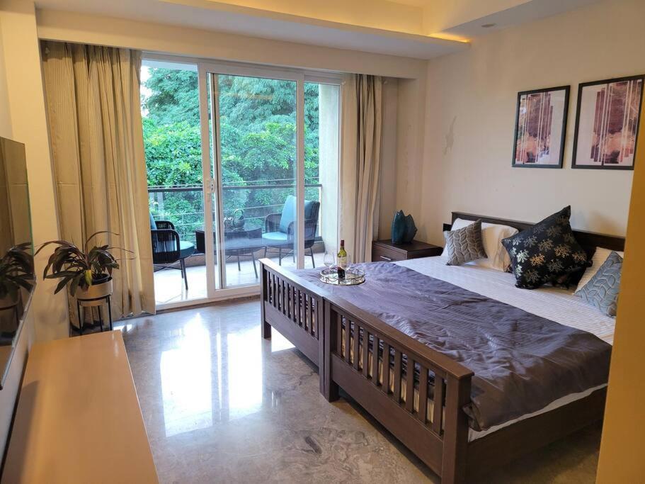Apartment Entire Serviced In Dlf-phase 2 Gurgaon