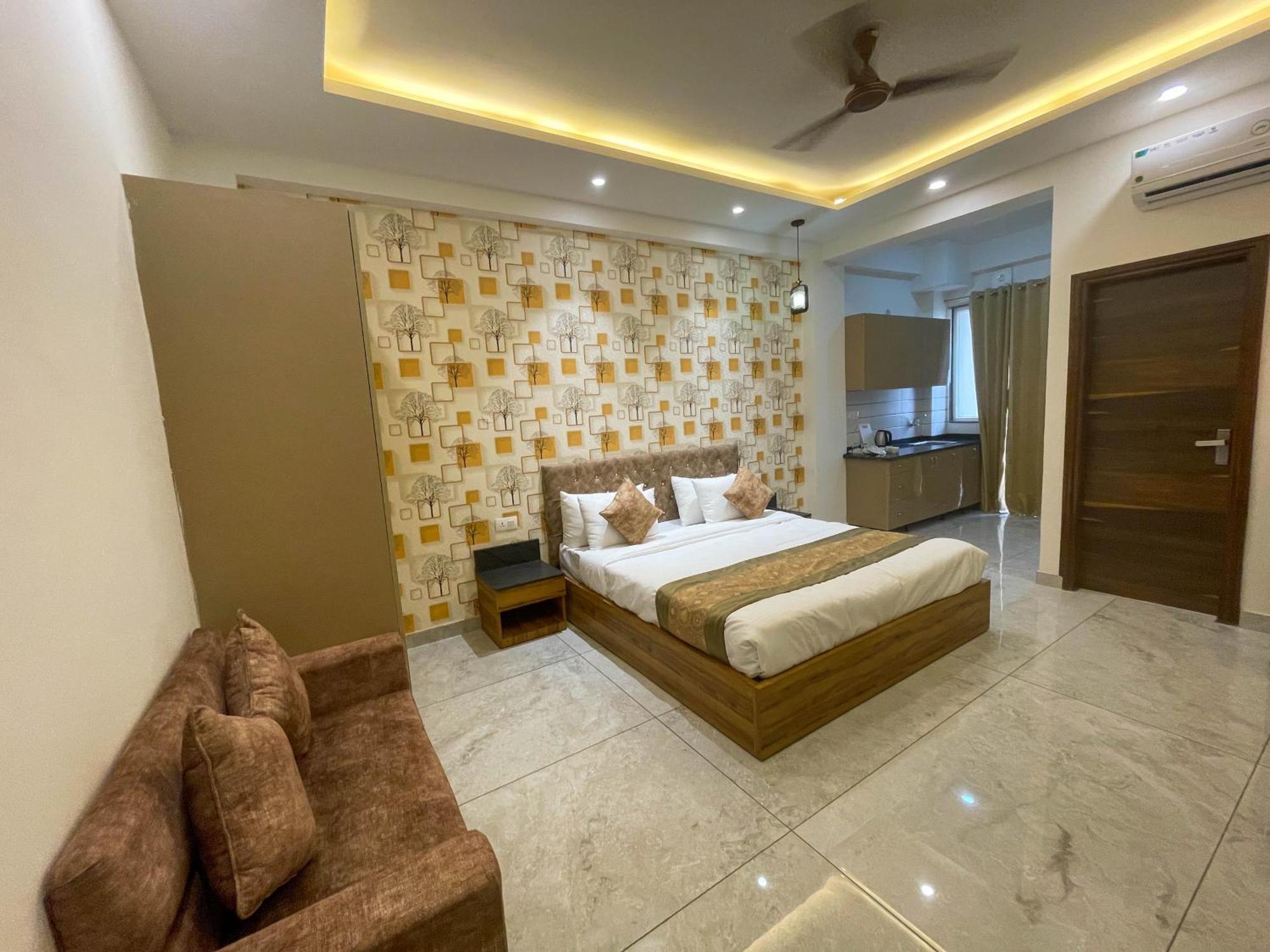 Homestay The Empire Corporate Sector 44 Near Fortis And Max Hospitals