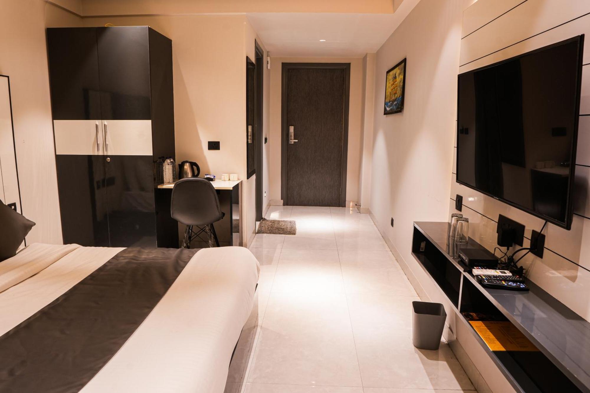 Metro 3* Gurgaon