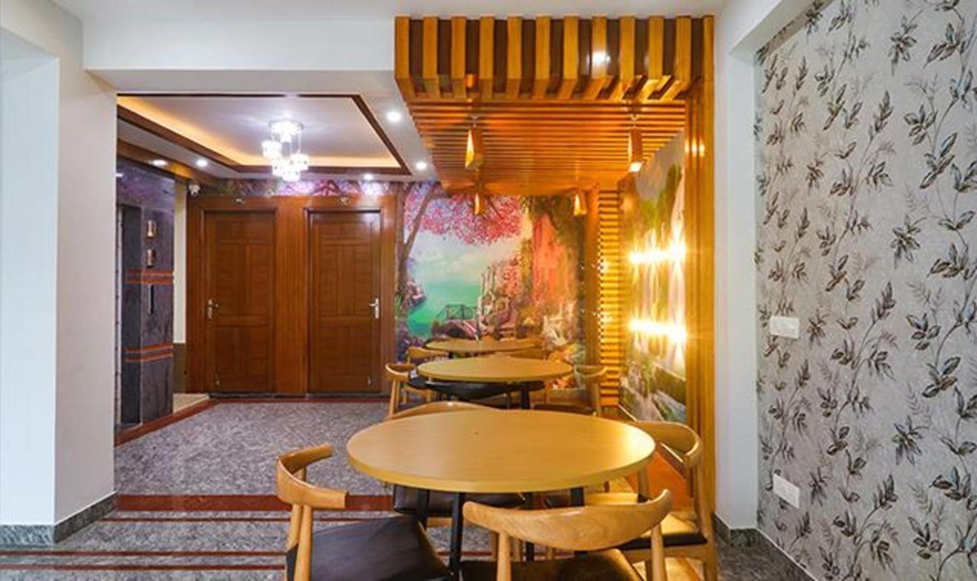 Hotel Fabhotel Star Corporate 3*