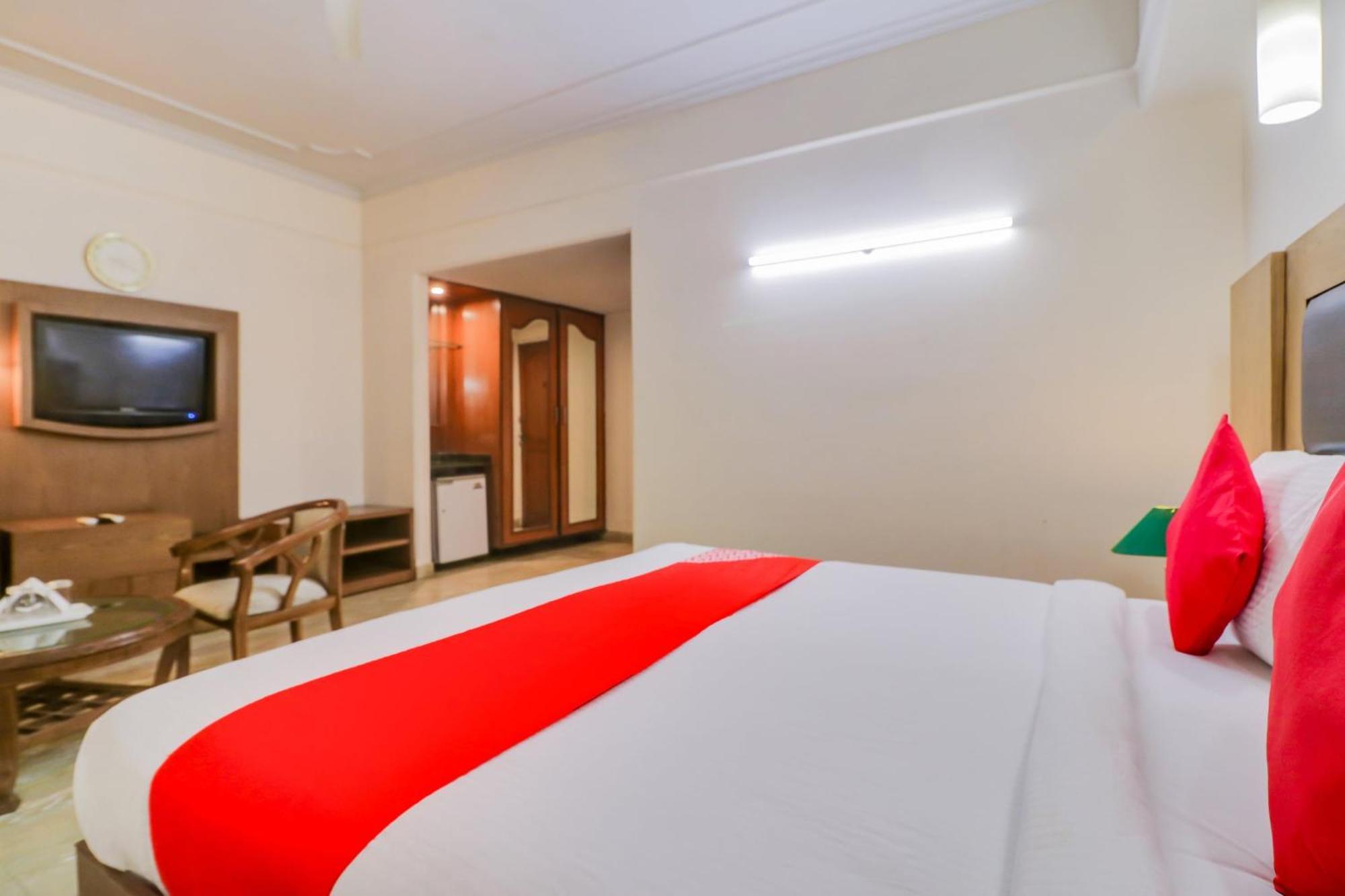 Hotel Super Collection O Queen Residency Gurgaon
