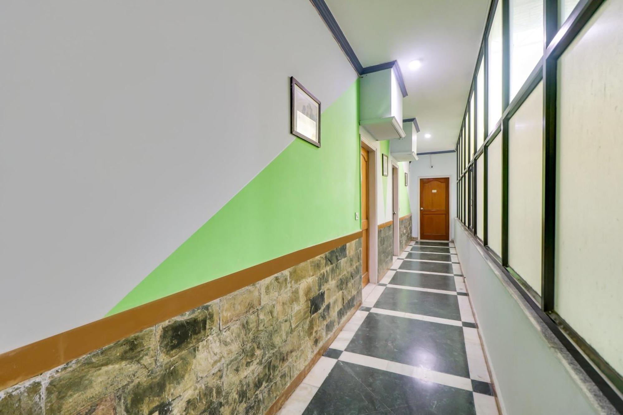 Super Collection O Queen Residency Hotel 3*