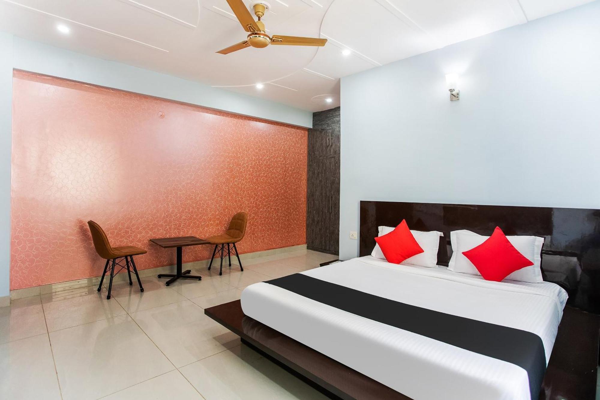 Hotel Capital O Harish Residency 3*