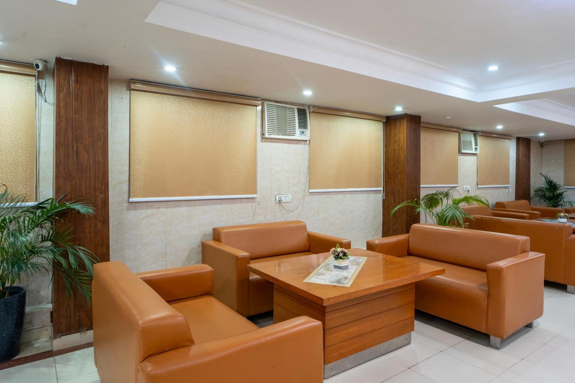 Hotel The Lodgers & Banquet Sector 38 Medicity Gurgaon
