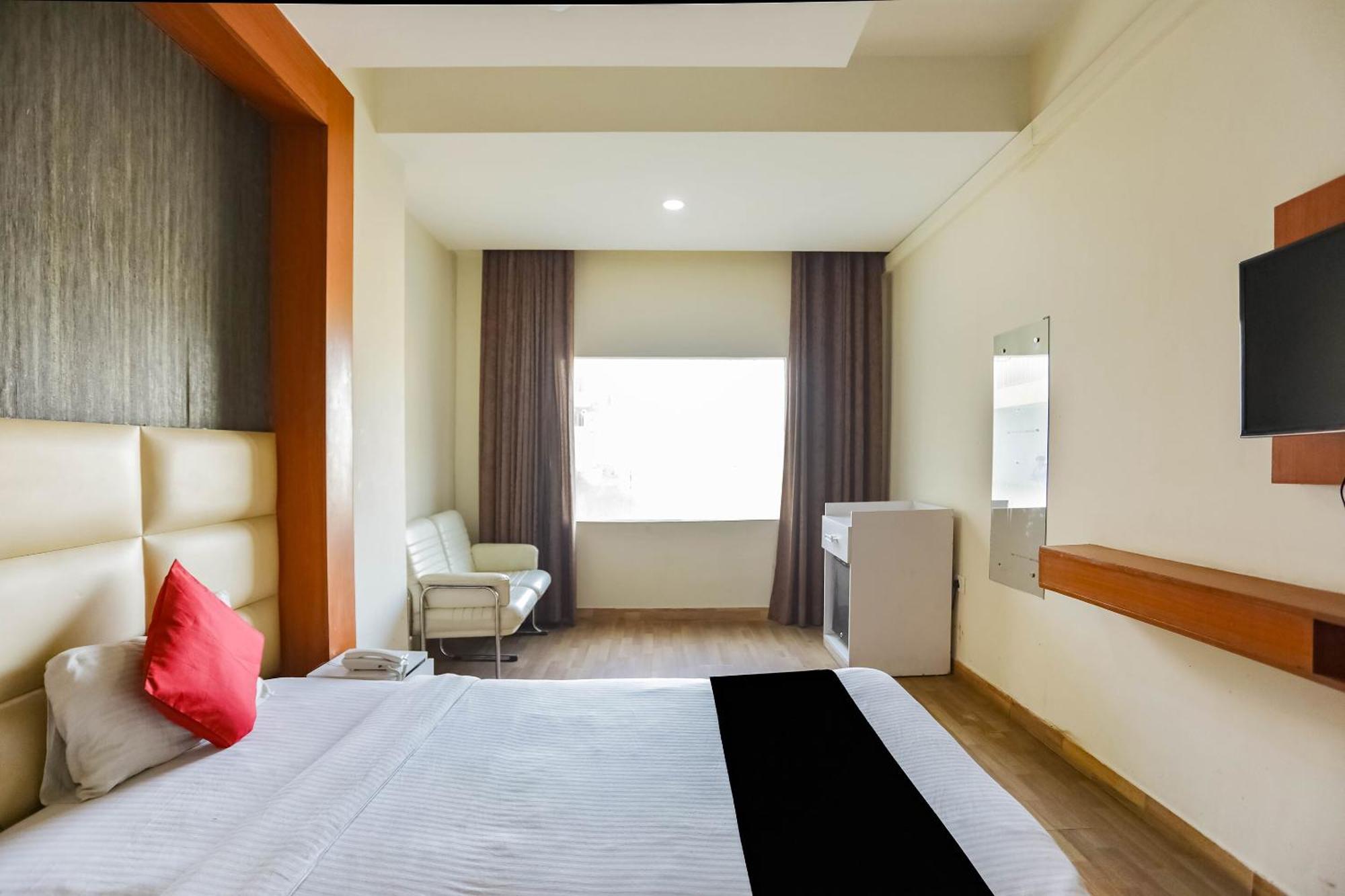 Collection O Comfort Residency Near Medanta Hospital Near Omaxe Celebration Mall 3* Gurgaon