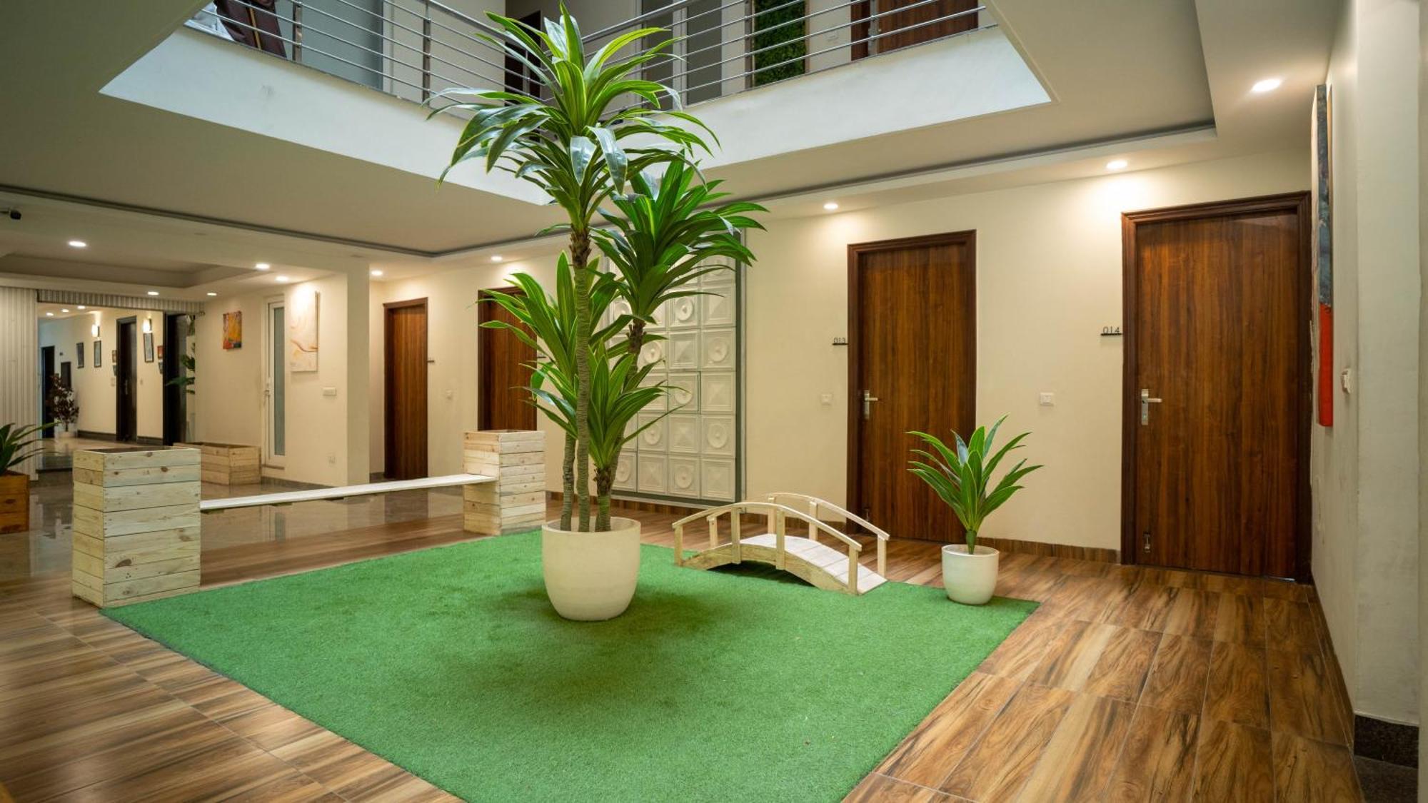 Golf View Sakura 3* Gurgaon