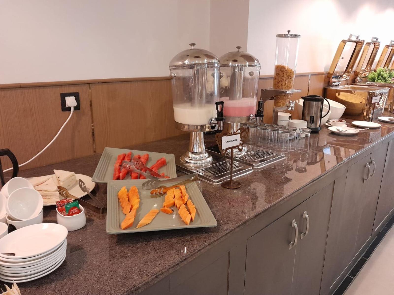 Hotel Sakura Gold Gurgaon