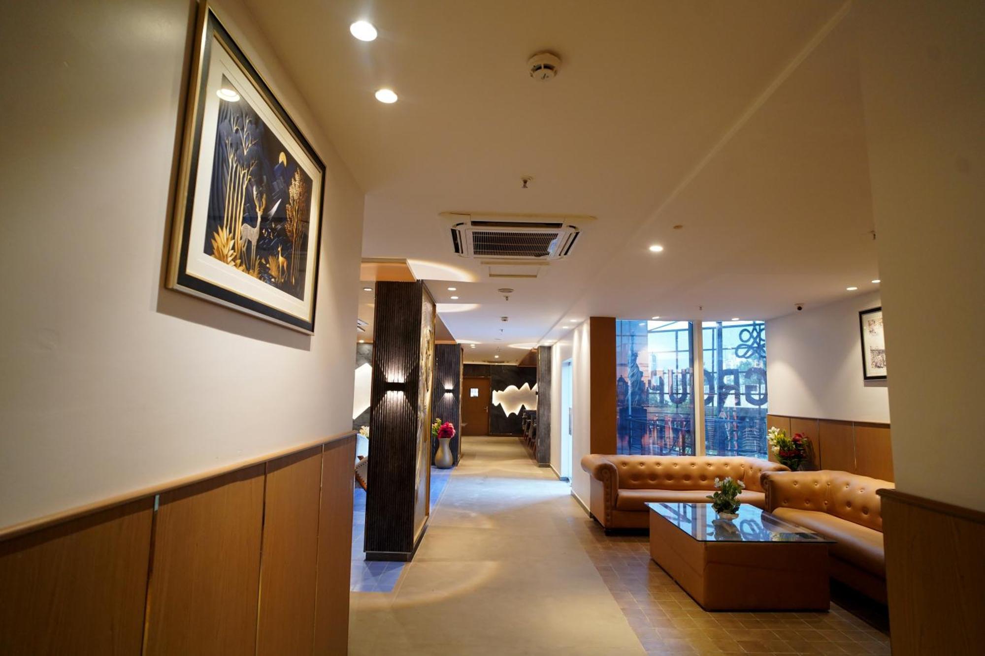 Hotel Sakura Gold Gurgaon