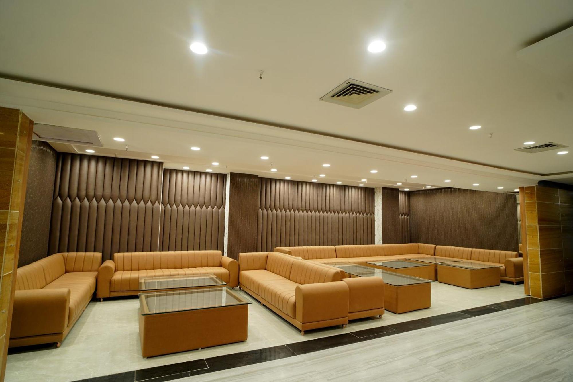 Hotel Sakura Gold Gurgaon